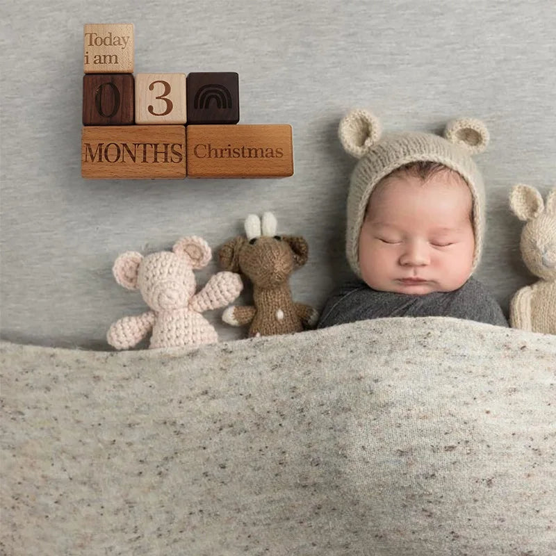 Capture your baby’s growth with these Montessori Nordic Wooden Baby Milestone Blocks. Made from high-quality, non-toxic wood, they are perfect for commemorating age milestones. Ideal as baby photography props or a baby shower gift. Available in 3 or 6-piece sets with a free cloth bag and gift box