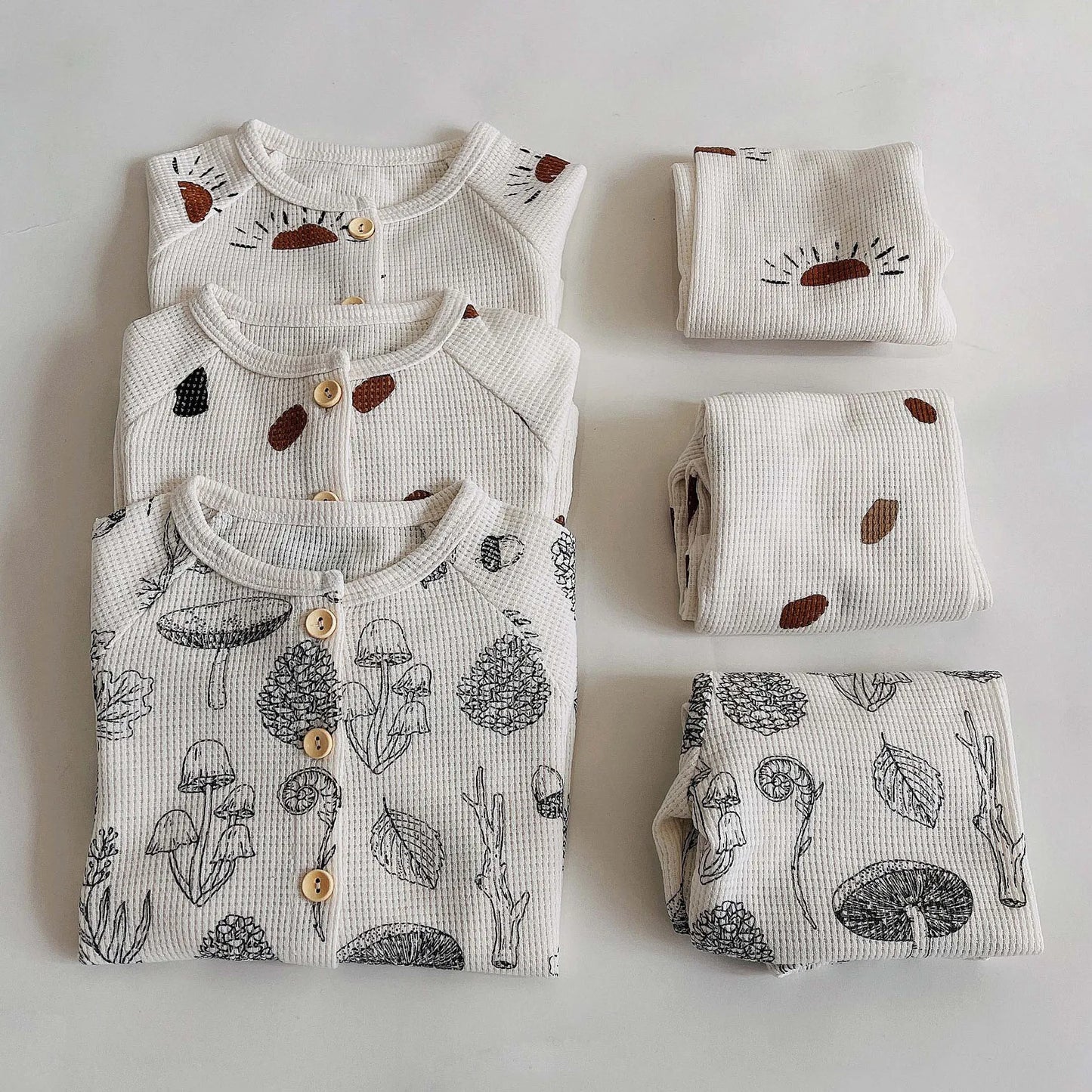 Bubebaby BabyLove toddler pajamas made from soft cotton fabric. The sleepwear set includes a top and pants with a comfortable, snug fit. The design features playful patterns or colors, making it both cozy and cute for bedtime