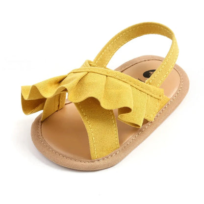 Discover BabyLove Sandals at BubeBaby! These summer sandals feature a flat heel, canvas upper. Ideal for baby girls, these sandals offer comfort and style for warm weather